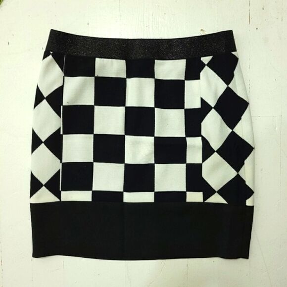 "Esc 'e la v" B&W Checker Mod 60s Style Mini Skirt - Picture 10 of 14